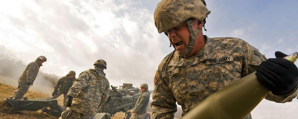 Army_Guardsman with Howitzer Rounds Thumbnail