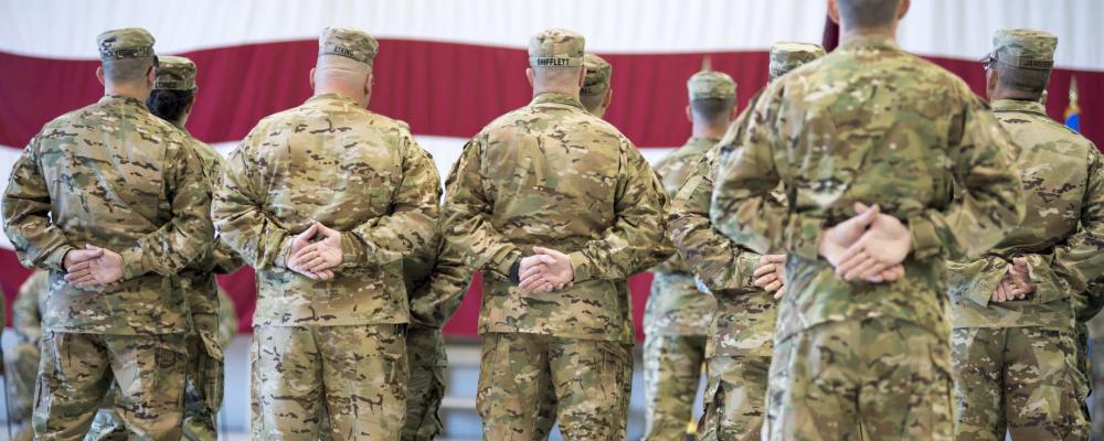 Army_Guardsmen at attention Thumbnail