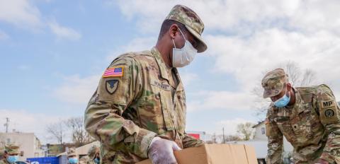 COVID Guardsmen Help Food Bank