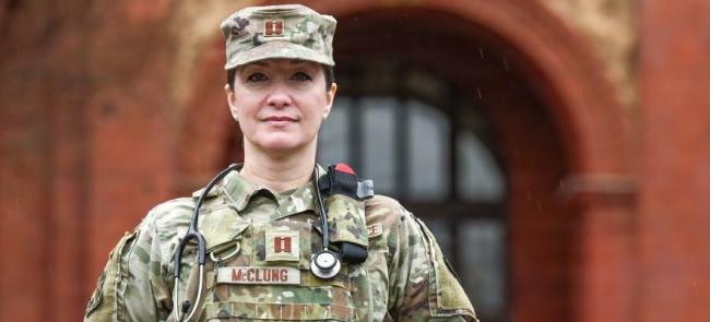 Air National Guard Captain Helps Deliver Baby in Hospital Parking Lot